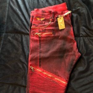 Red Robin’s Jeans size down to 34